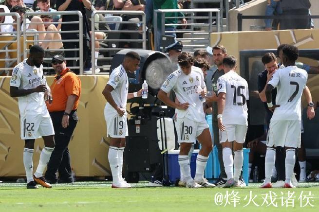 逆转之痛!皇马连失2球遭绝杀,欧冠豪门对决关键失误 逆转之痛!皇马连失2球遭绝杀,欧冠豪门对决关键失误